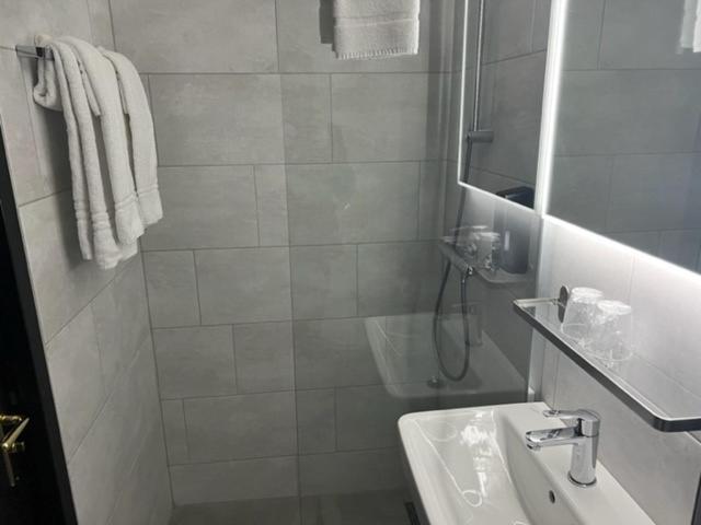 Boutique Hotel De Valk Valkenswaard Eksteriør billede